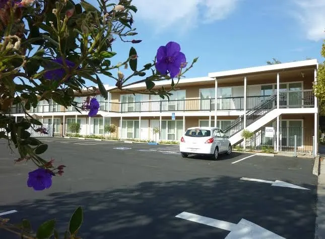 Coronet Motel