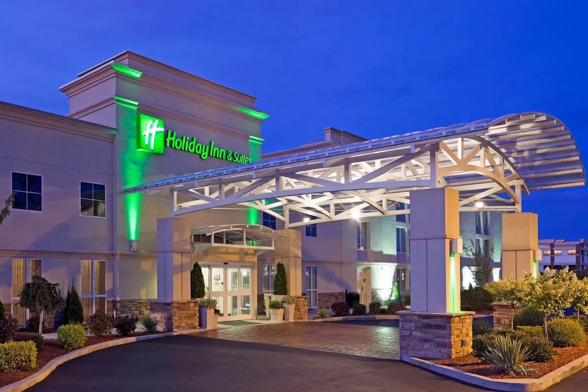 Holiday Inn & Suites Rochester - Marketplace by IHG