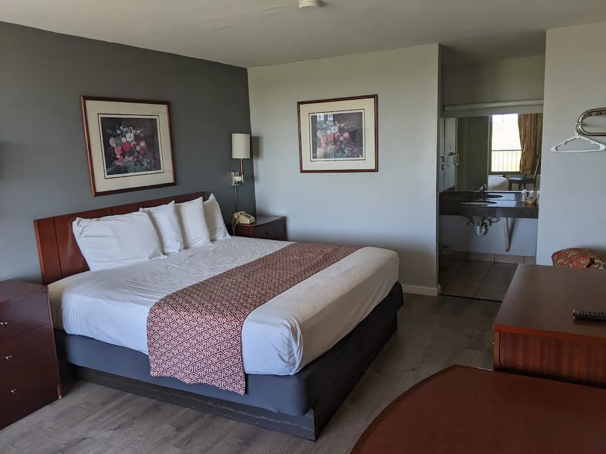 Star Way Inn