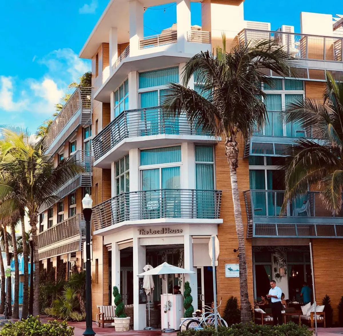 Local House Hotel