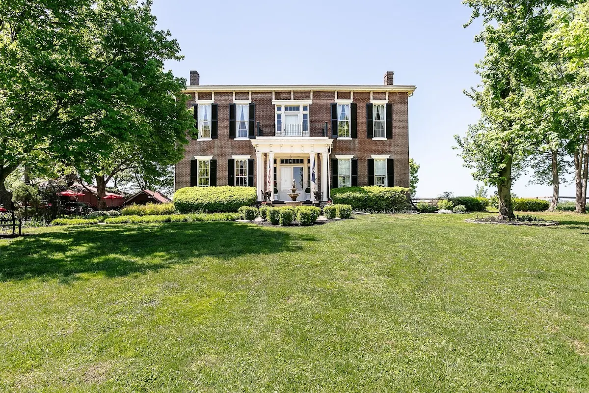 Maple Hill Manor Bed & Breakfast