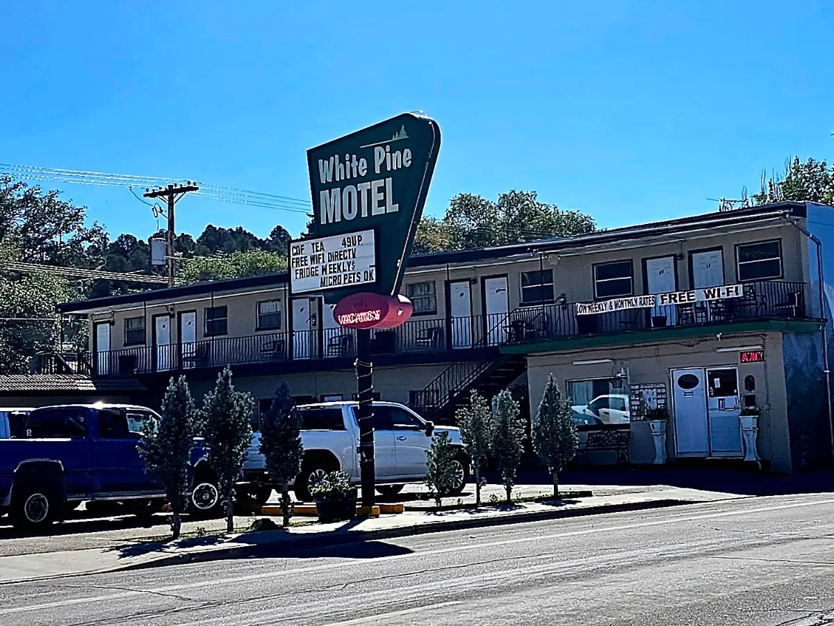 White Pine Motel