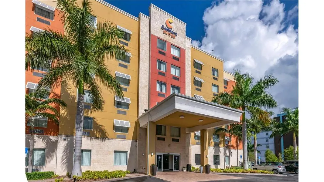 Comfort Suites Fort Lauderdale Airport South & Cruise Port