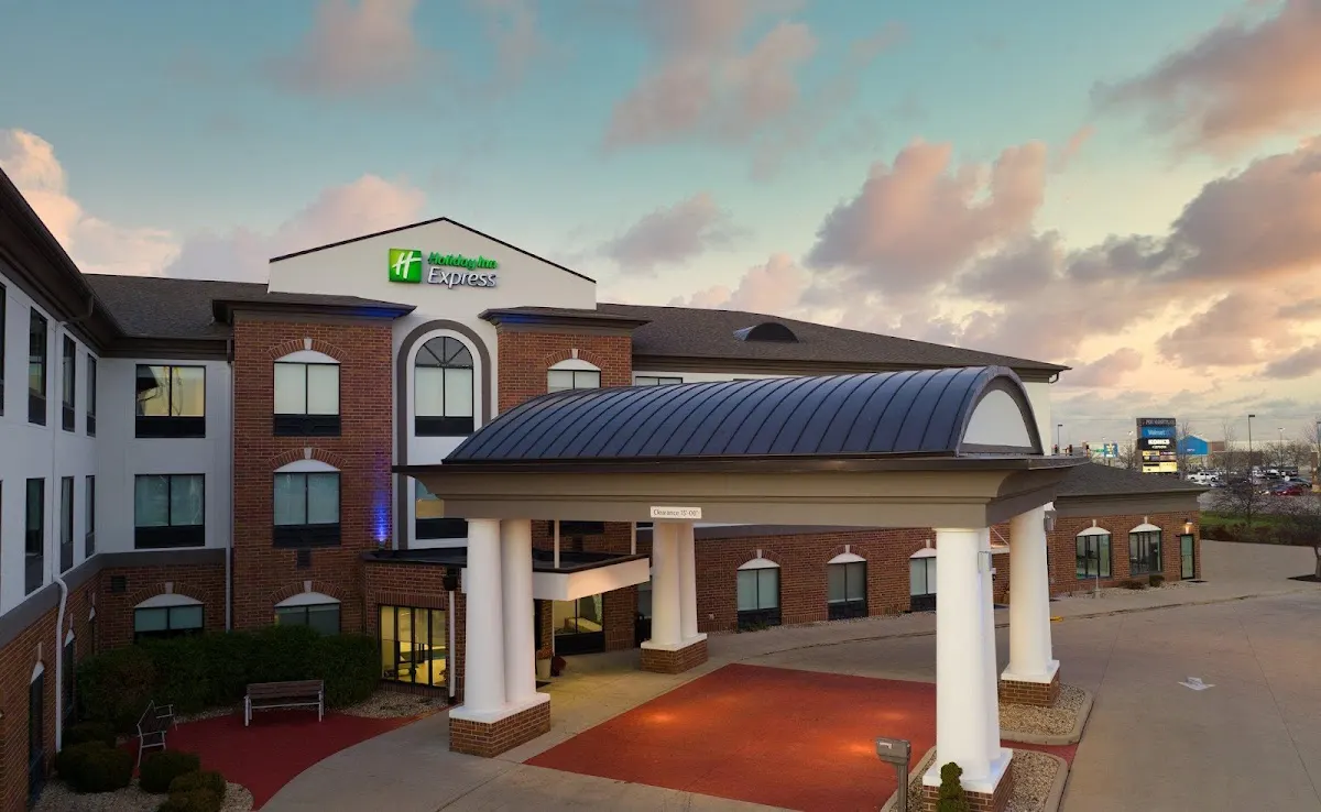 Holiday Inn Express & Suites Peru - Lasalle Area by IHG
