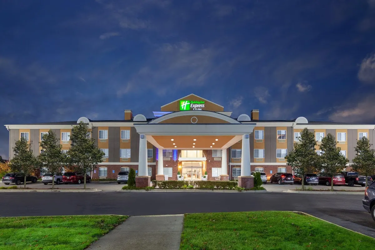 Holiday Inn Express & Suites Woodhaven by IHG