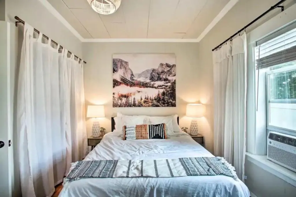 Cheerful 3 bedroom Villa with Backyard Oasis