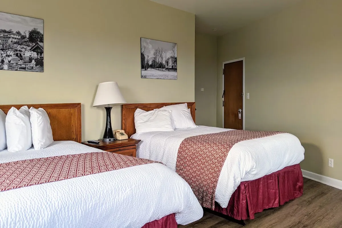 Lenox Hotel & Suites