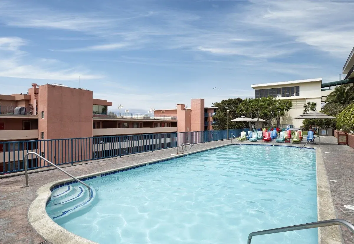 La Jolla Cove Hotel & Suites
