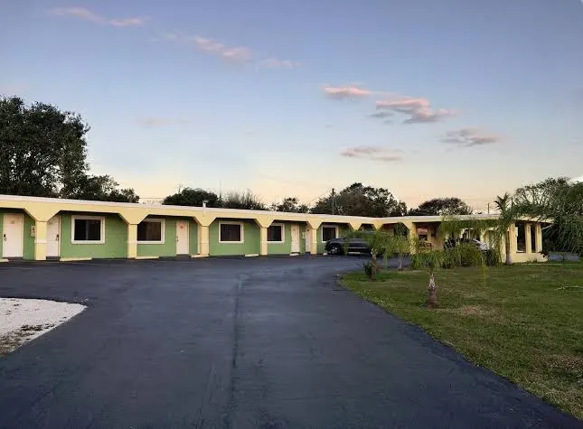 Apollo Inn