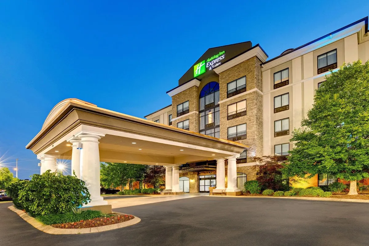 Holiday Inn Express & Suites Nashville-Opryland by IHG