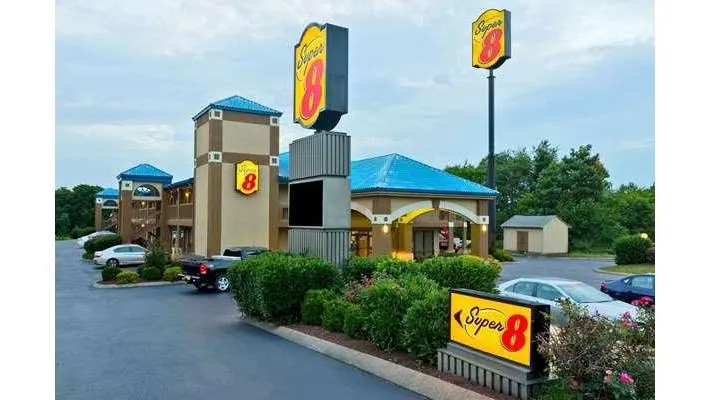 Super 8 by Wyndham Franklin Hwy 31