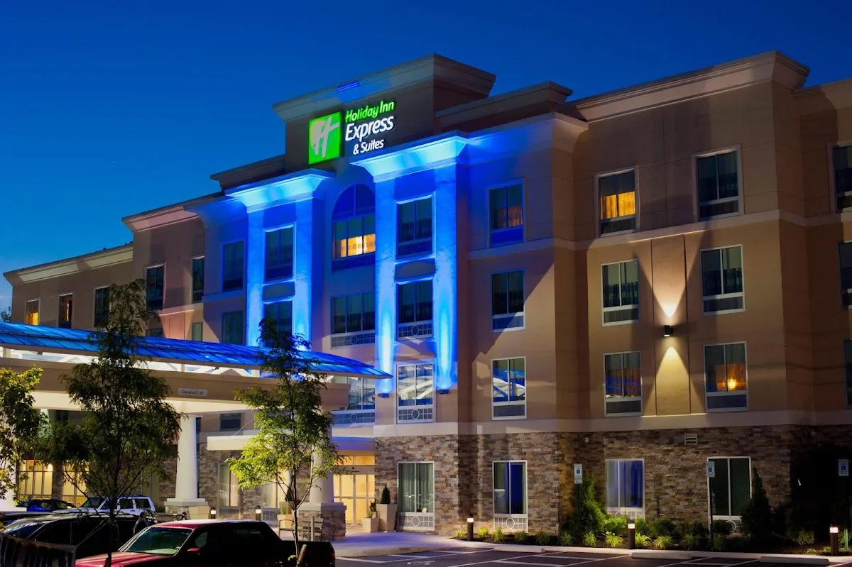 Holiday Inn Express & Suites Columbus - Easton Area by IHG