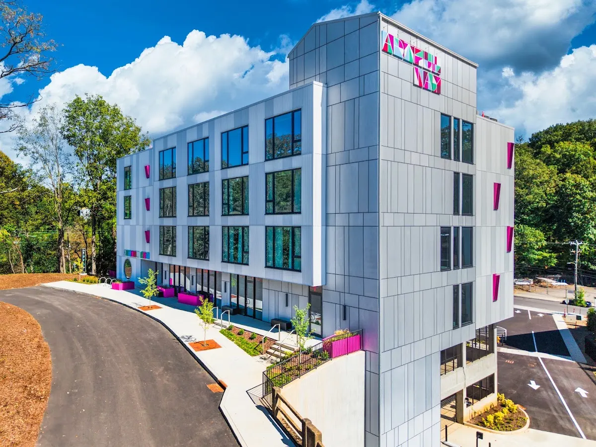Artful Way Hotel