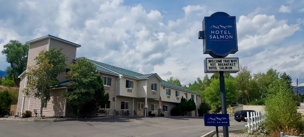 HOTEL SALMON