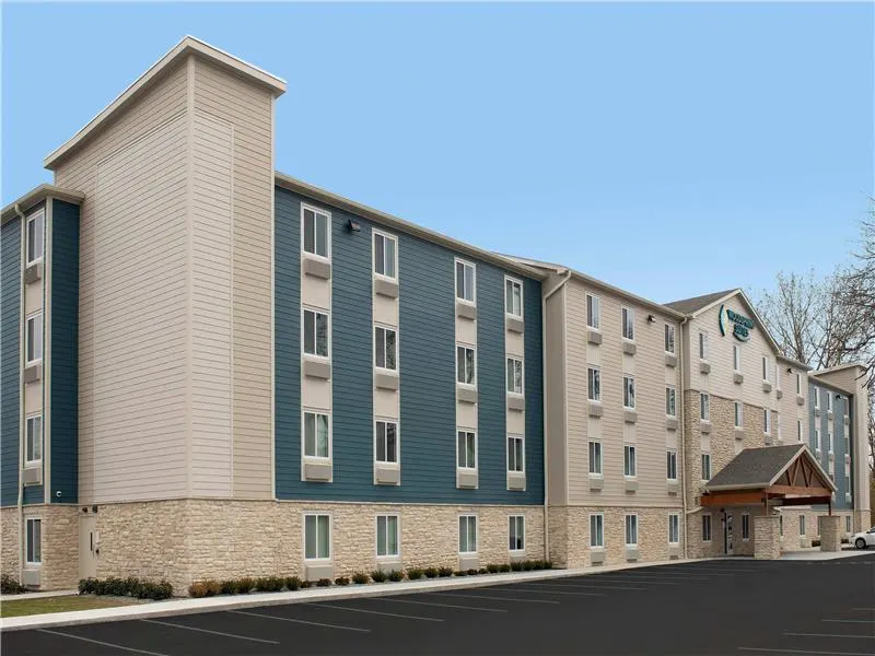 WoodSpring Suites Cleveland North