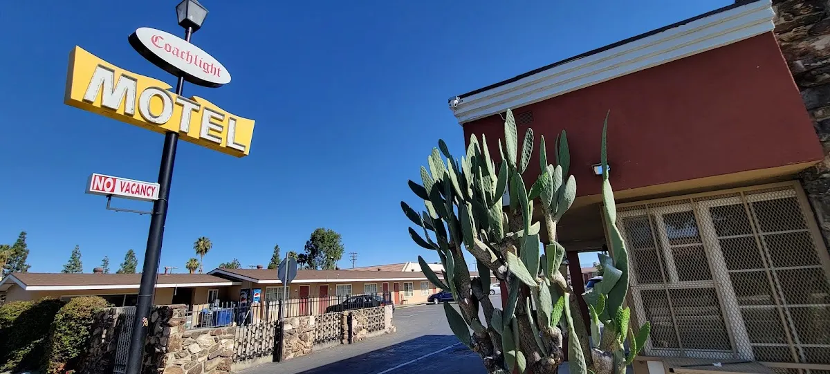 Coach Light Motel