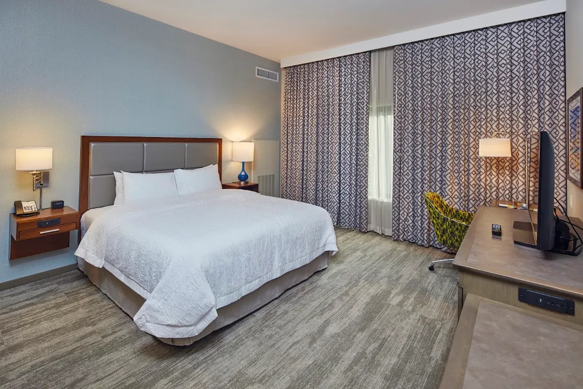 Hampton Inn & Suites Sacramento at CSUS