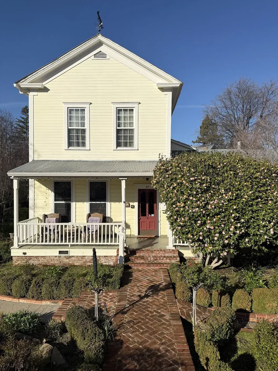 Brinnwood Bed & Breakfast
