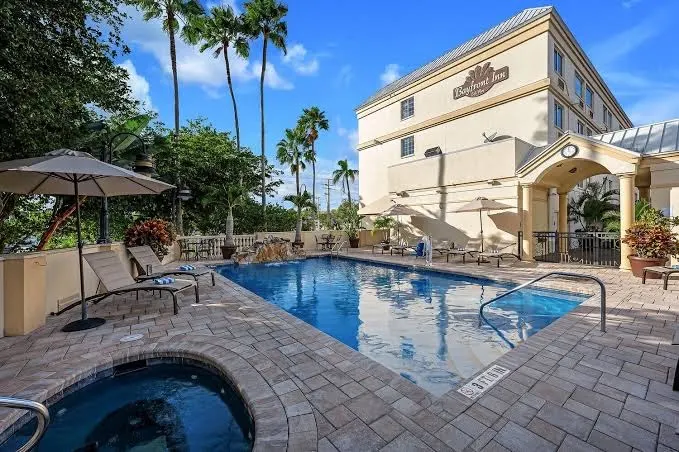 Bayfront Inn 5th Ave Naples Downtown Hotel