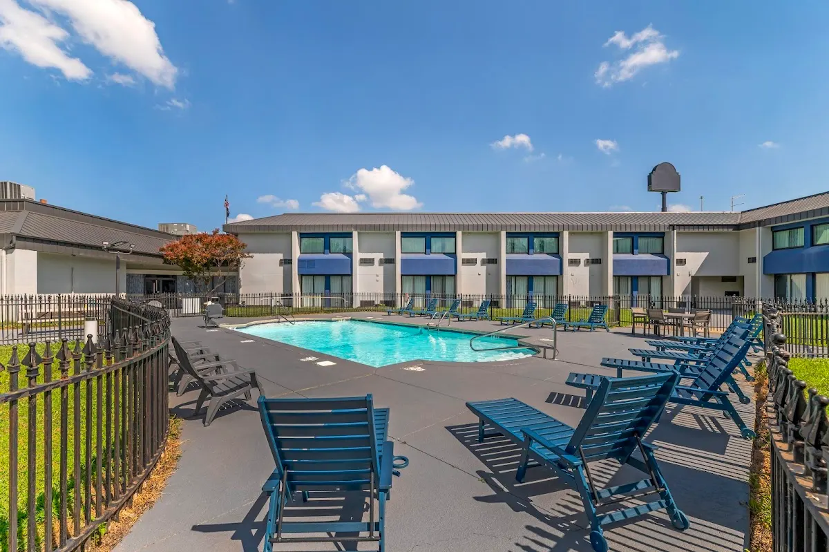 Red Lion Inn & Suites Kansas City