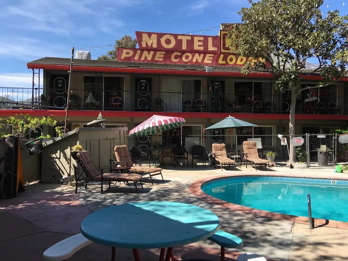 Piazza's Pine Cone Inn