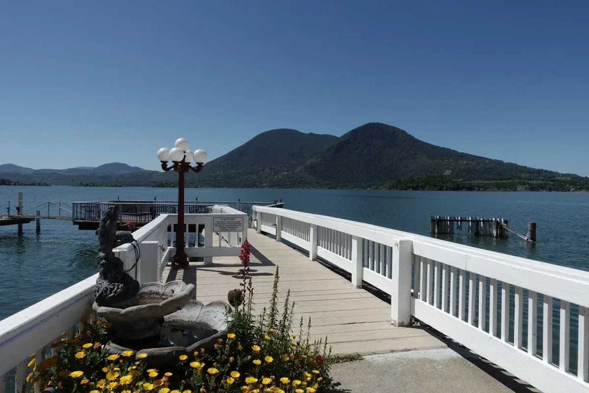 Lake Place Resort