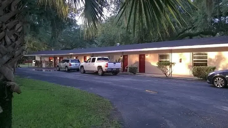 Cindy's Motel and RV Park