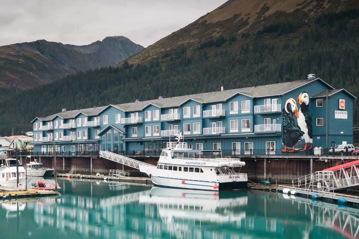 Harbor 360 Hotel