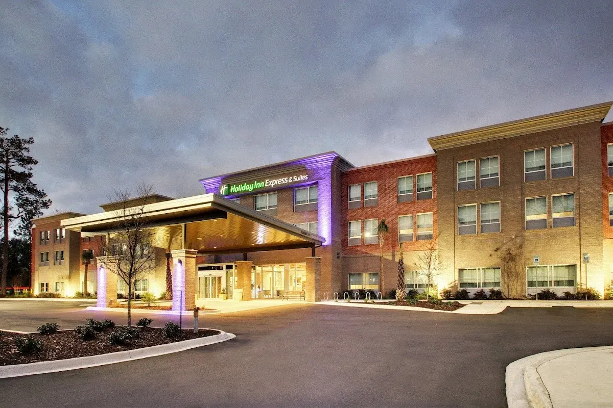 Holiday Inn Express & Suites Charleston NE Mt Pleasant Us17 by IHG