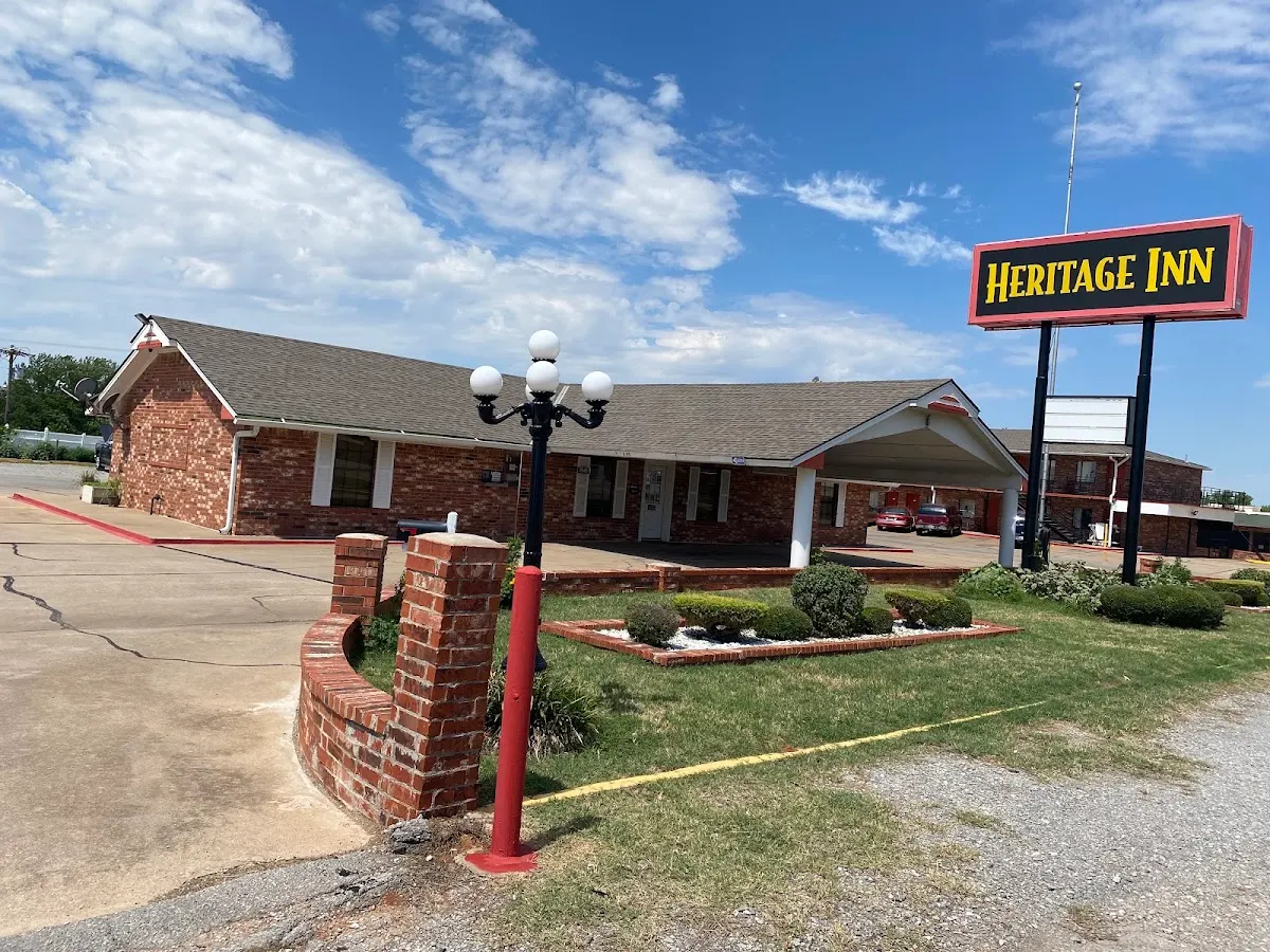 Heritage Inn Duncan HWY 81