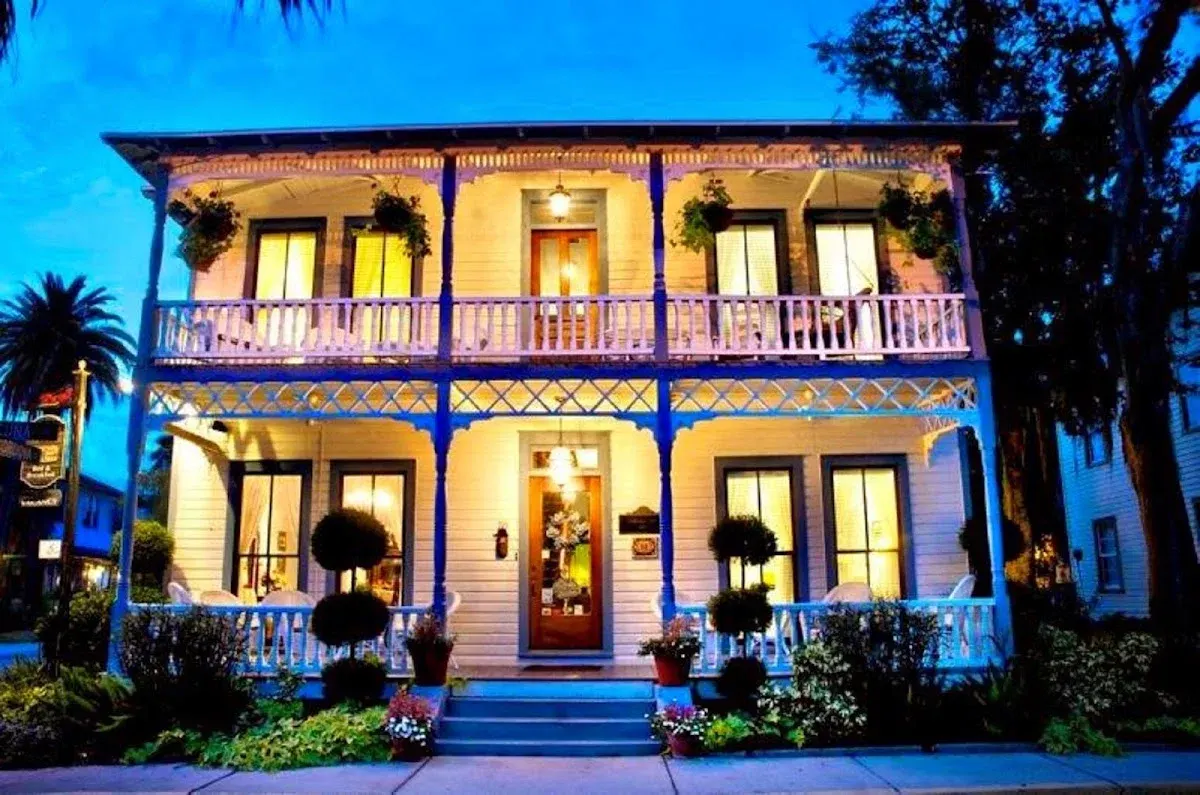 Carriage Way Inn Bed & Breakfast