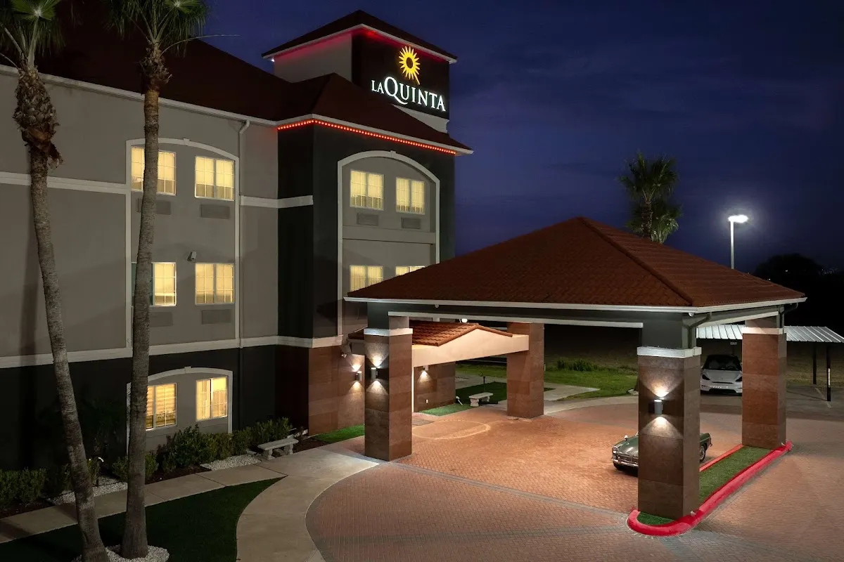 La Quinta Inn & Suites by Wyndham Raymondville