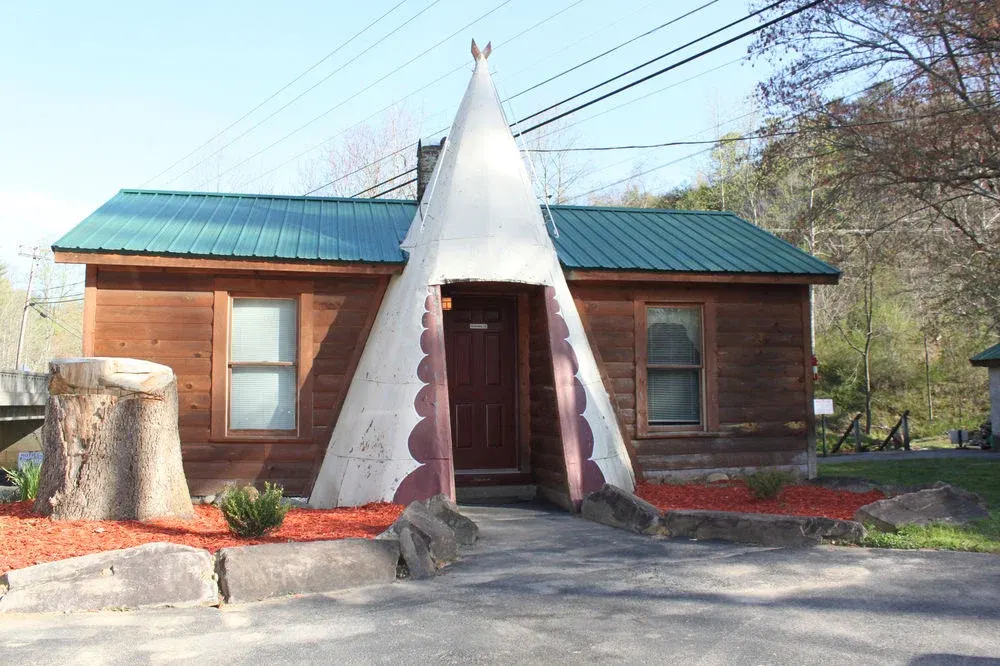 Qualla Motel & Cabins