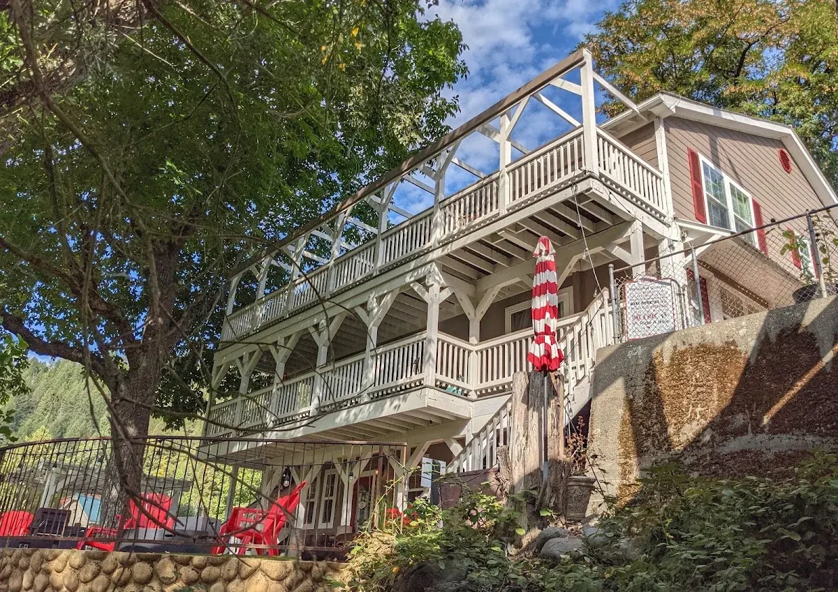Carriage House Inn