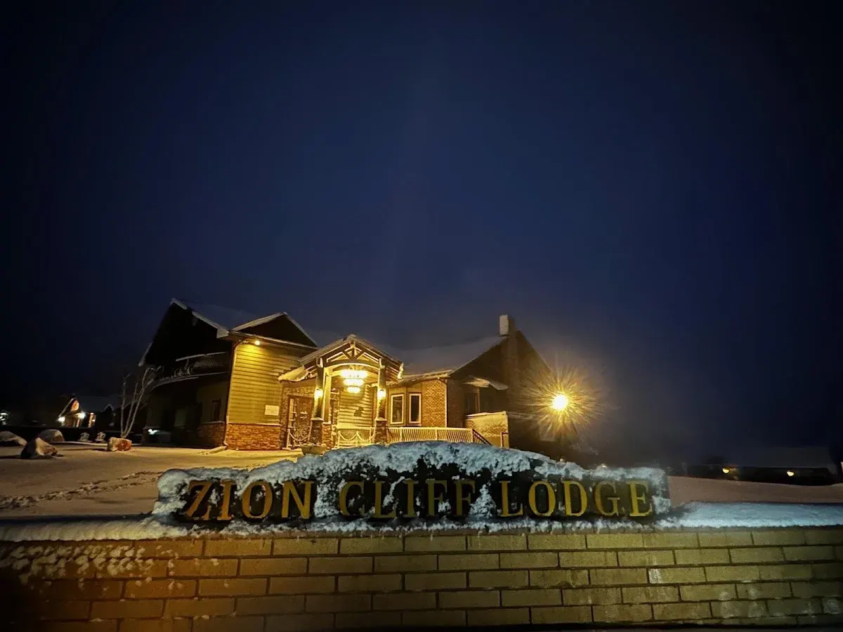 Zion Cliff Lodge - Boutique Lodge in Hilldale