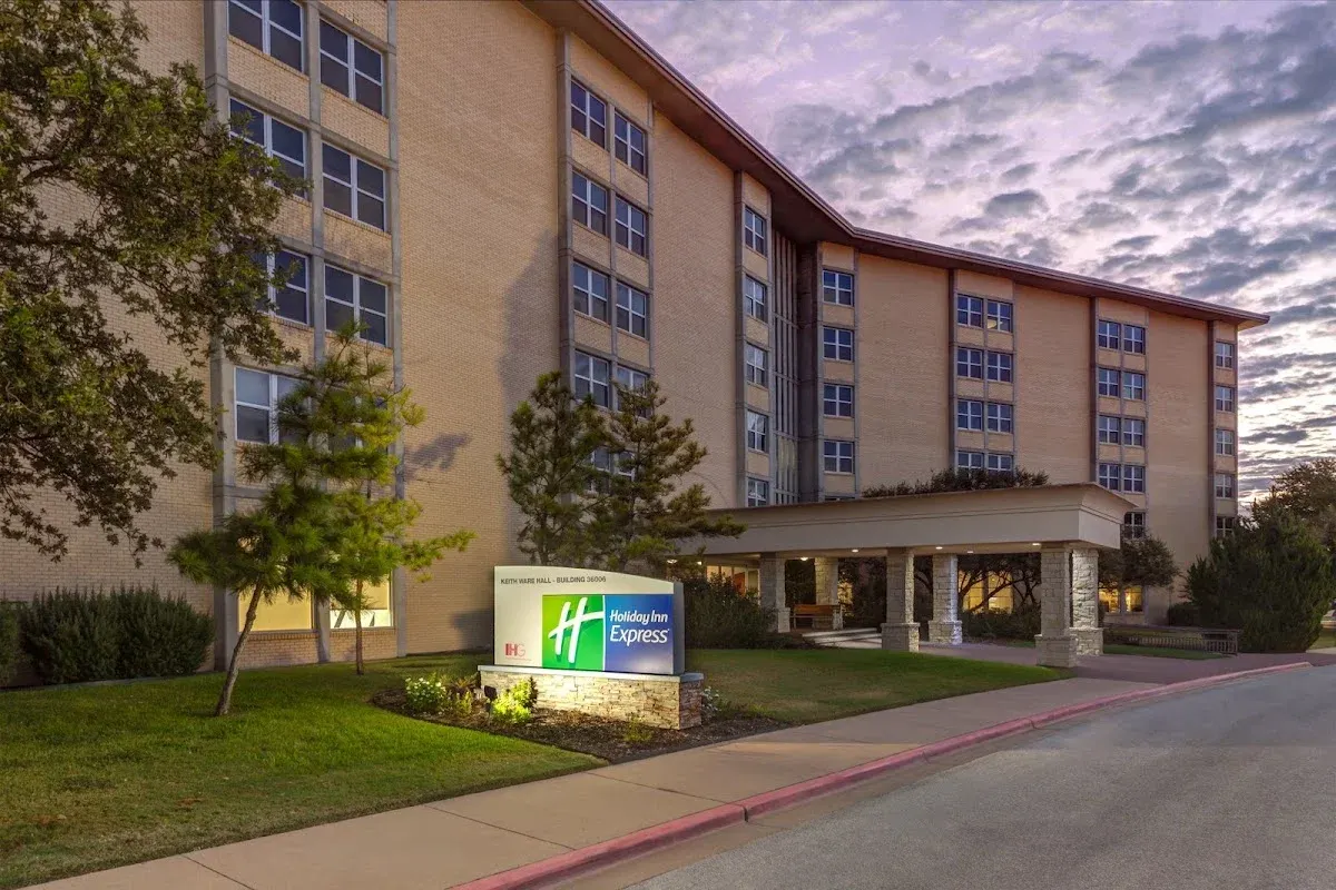Holiday Inn Express Keith Ware Hall