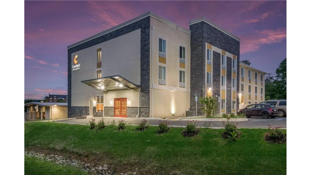 Comfort Inn & Suites Harrisburg - Hershey West