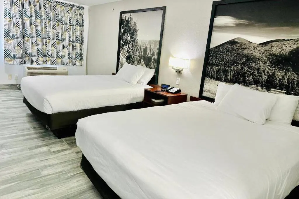 Days Inn & Suites by Wyndham Flagstaff I-40