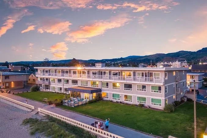 The Seashore Inn on the Beach- Seaside OR