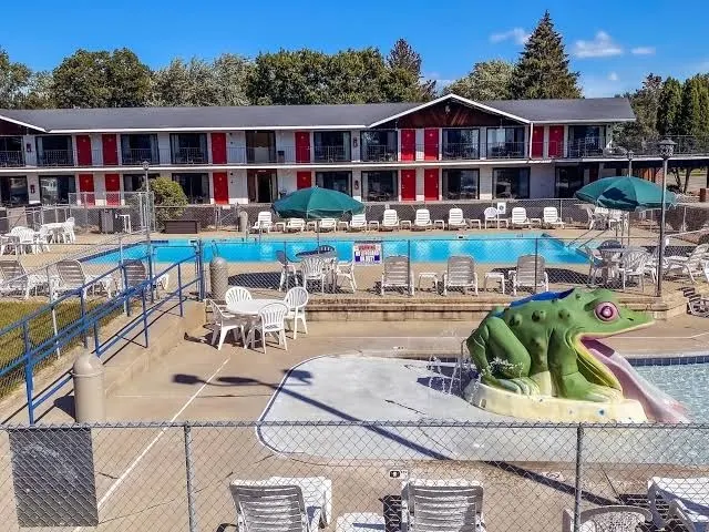 All Star Inn and Suites