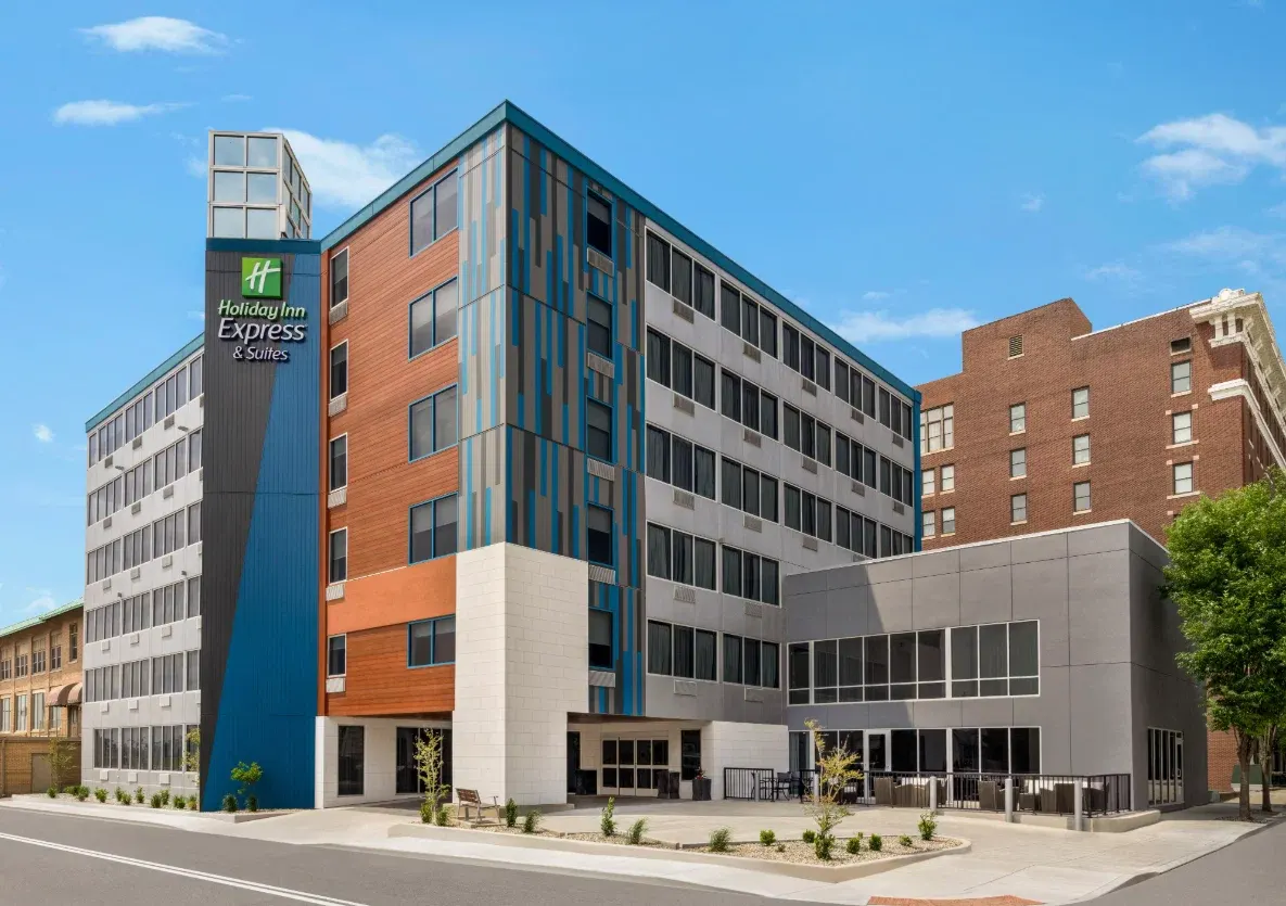 Holiday Inn Express & Suites Evansville Downtown, an IHG Hotel