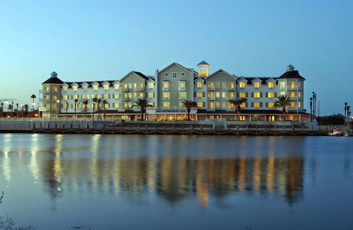 Waterfront Inn Villages