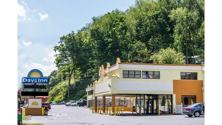 Days Inn by Wyndham Pittsburgh