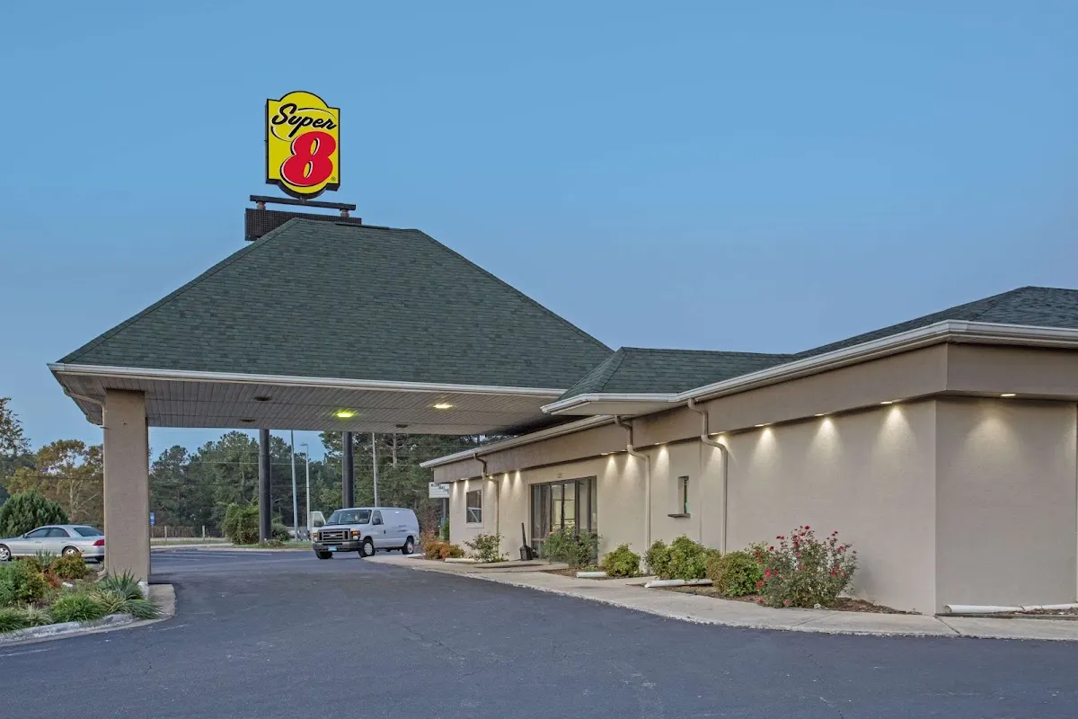 Super 8 by Wyndham Dunn