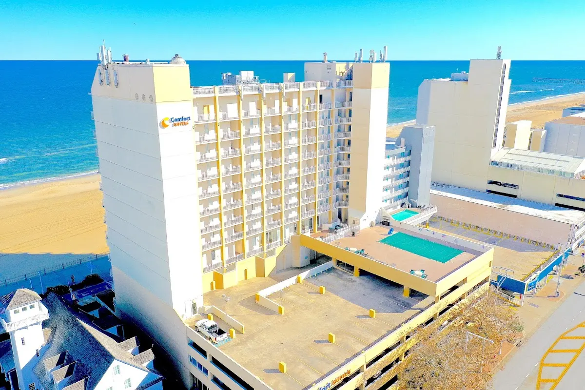 Comfort Suites Beachfront