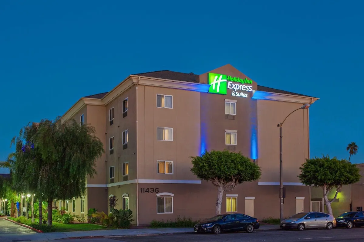 Holiday Inn Express & Suites Los Angeles Airport Hawthorne by IHG