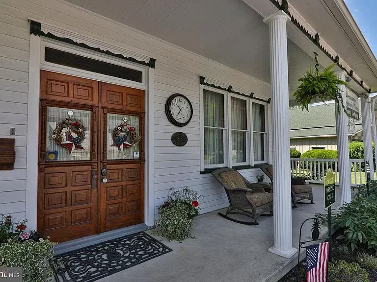 Lizard Creek Inn