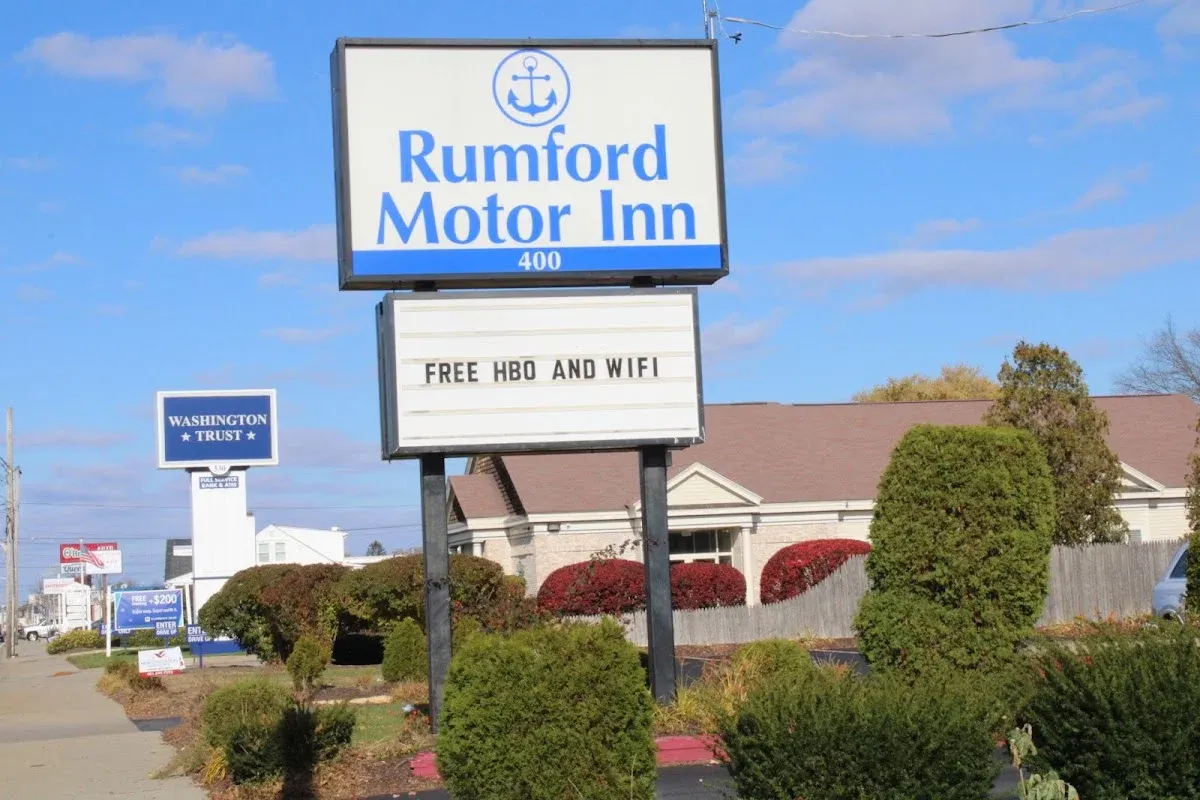 Rumford Motor Inn