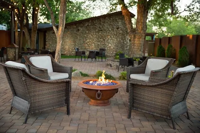 Primrose Inn & Suites