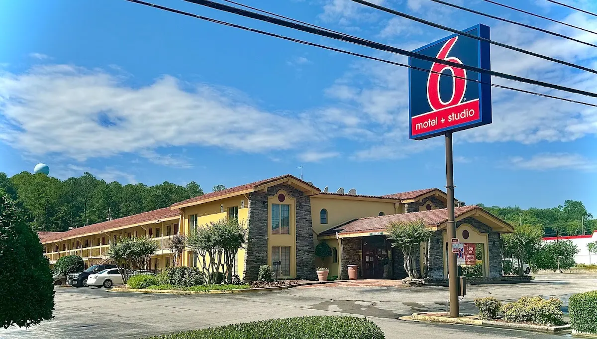 Motel 6 Huntsville, AL – University Dr.
